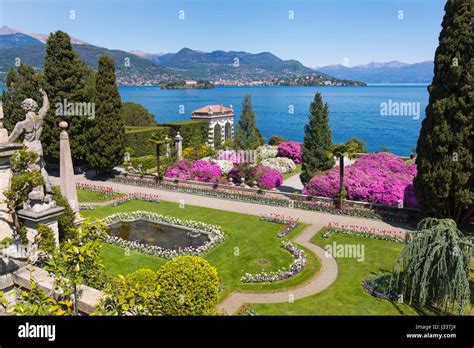  Isola Bella Bahçeleri: Romantizm ve Doğal Güzelliğin Harika Bir Bileşimi!