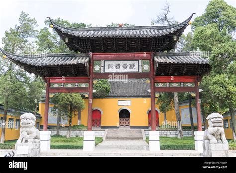  Zhoukou Daming Temple: Keşfedilmeyi Bekleyen Tarih ve Mimarinin Şaheseri!